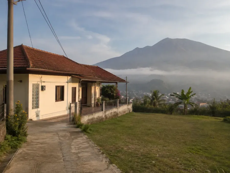 Tampak depan rumah satu lantai di Bumiaji